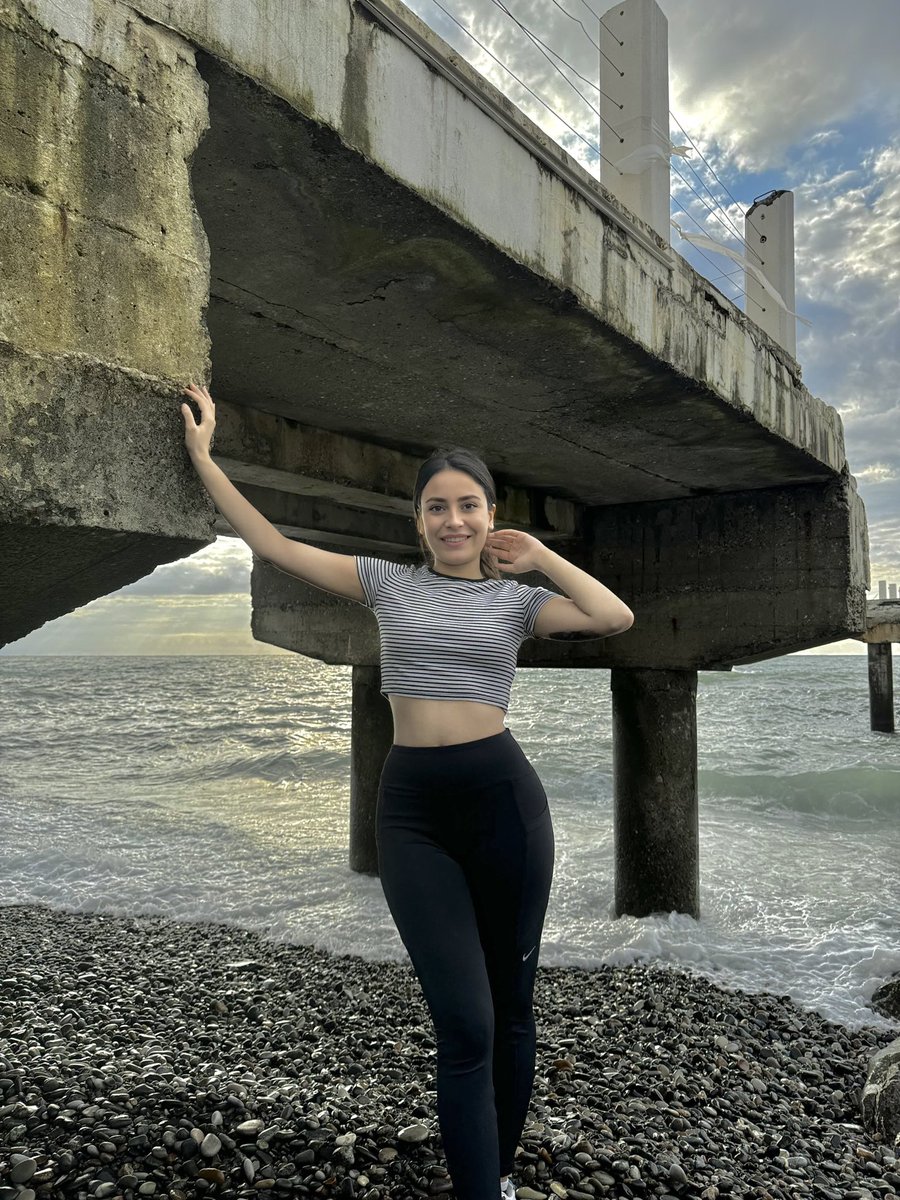 Ağlıca İngiliz Escort Bayan Asya