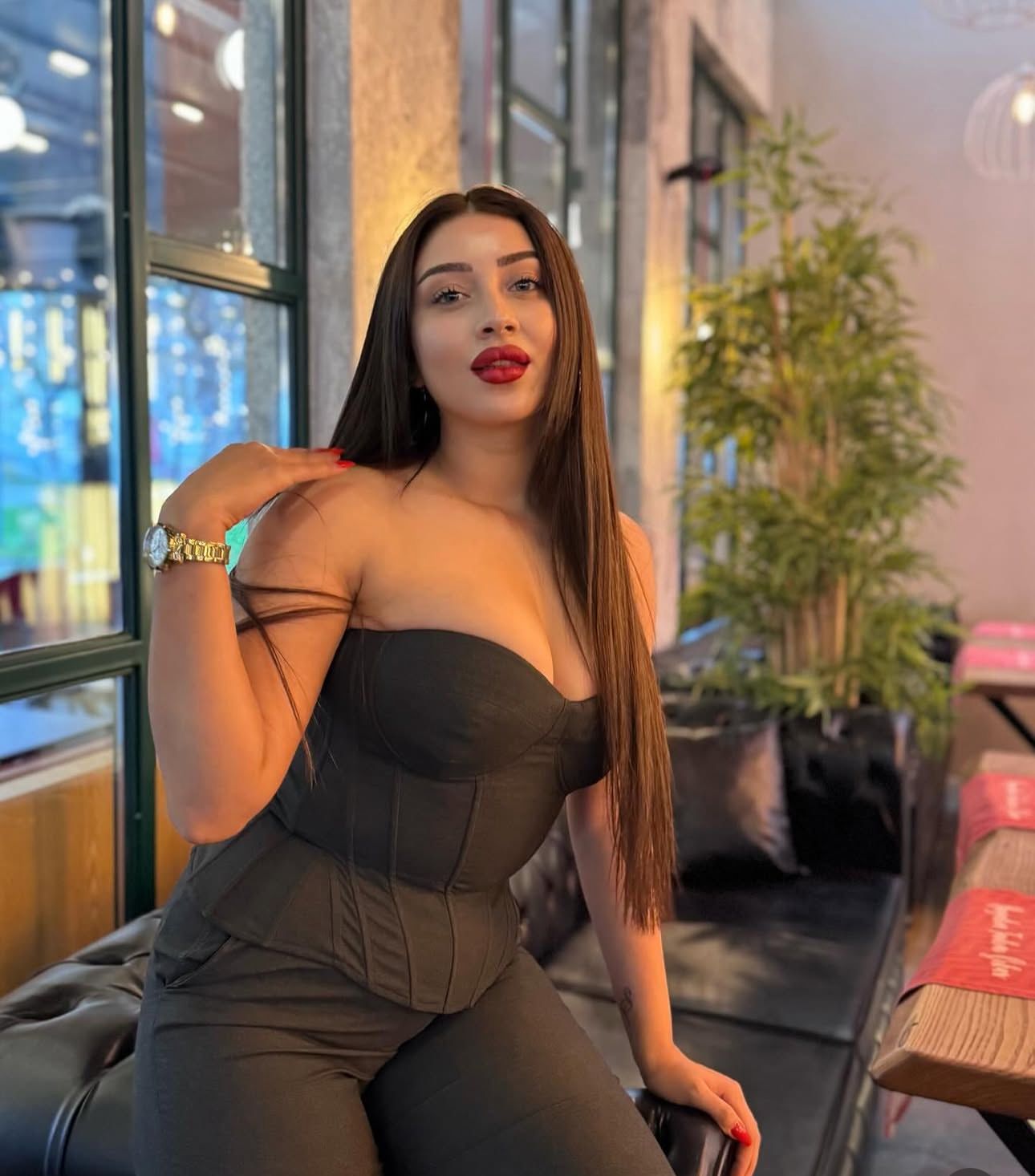 Toprakhisar Efsane Sevgili Bayan Escort Hande